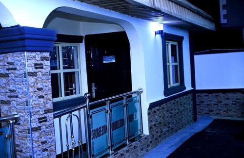 Benin City House | Luxurious Luke’s Apartment: Where Opulence Meets Comfort