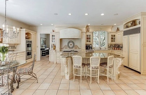Martinsville House | Luxurious Mansion Country Retreat- 45 mins to NYC