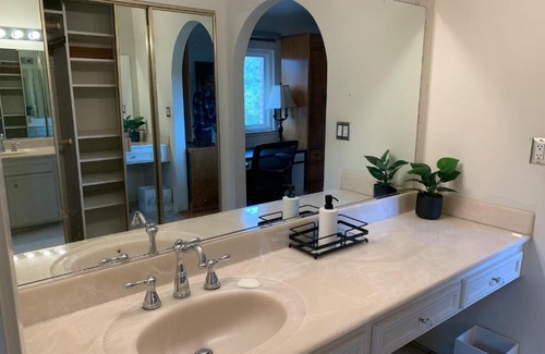 Saratoga House | Luxurious Master Suite with Private Bath in Saratoga