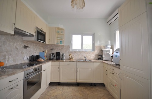 Kandia Villa | Luxurious Mediterranean Villa with Infinity Swimmingpool and Maximum Privacy