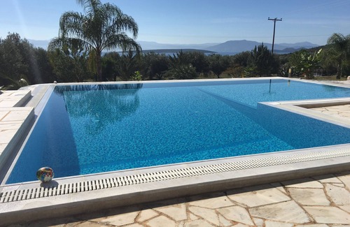 Kandia Villa | Luxurious Mediterranean Villa with Infinity Swimmingpool and Maximum Privacy