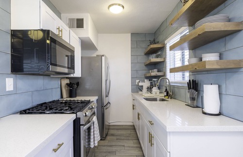 Phoenix College Apartment | Luxurious Midtown Phoenix Condo | Prime Location
