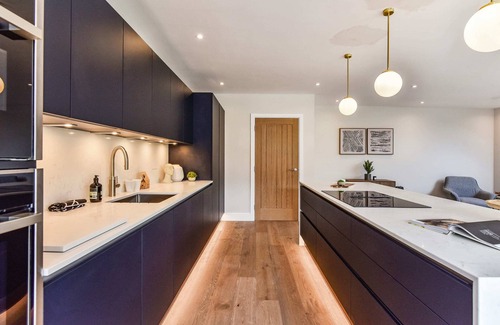 Chichester House | Luxurious & Modern 10 Bedroom Home