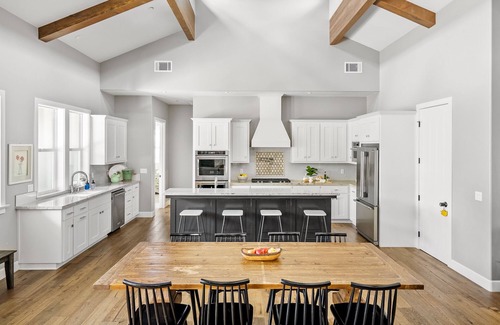 Atascadero Other | Luxurious, Modern Farmhouse in Wine Country