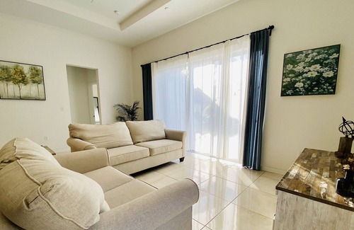 Richmond West House | Luxurious & Modern Home
