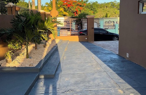 Santa Cruz House | Luxurious, modern, spacious two-bedroom, two-bathroom is the perfect getaway.