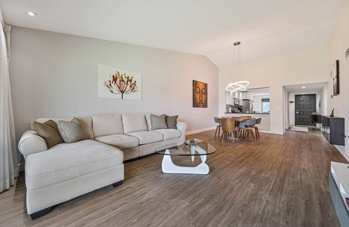 Naples Condo | Luxurious! Modern Remodeled 2 bed/2 bath Naples Condo ~