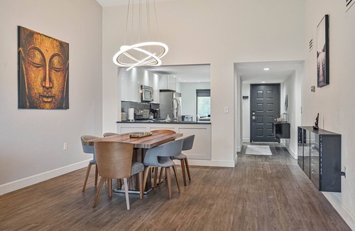 Naples Condo | Luxurious! Modern Remodeled 2 bed/2 bath Naples Condo ~