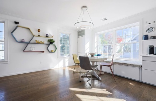 Quincy House | Luxurious Modern Smart Home in Quincy, near Beach and Boston