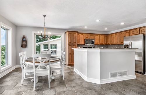 Coldwater House | Luxurious Morrison Lakehouse w/Hot Tub & Sunset Views