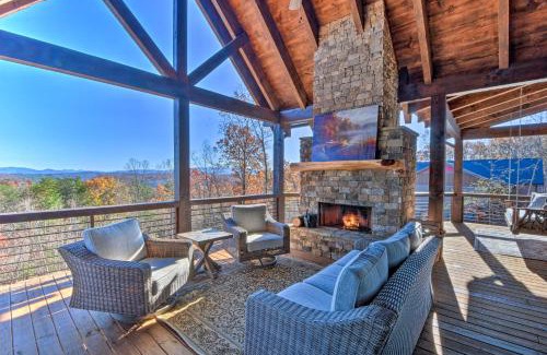 Mineral Bluff House | Luxurious Mountain Getaway with Game Room and Hot Tub!