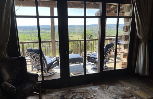 Willow City House | Luxurious Mountain Home With a Breathtaking View
