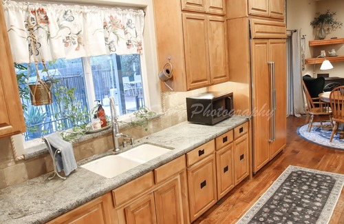 Visalia Other | Luxurious Multifamily Celebration Estate with Pool & Privacy