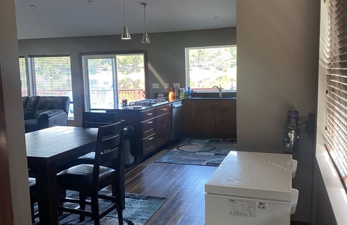 Stanwood House | Luxurious Muskegon River Getaway