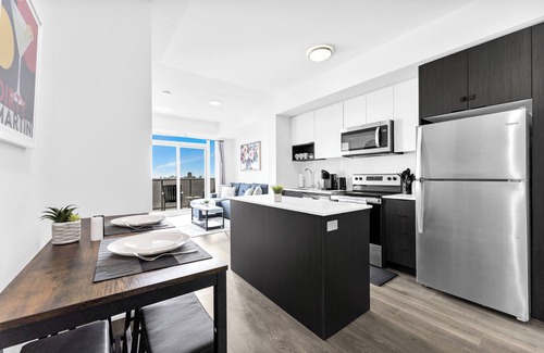 Mississauga Valleys Apartment | Luxurious new 2Bed 2Bath Condo in DT Core, SQ1, Mississauga City Centre