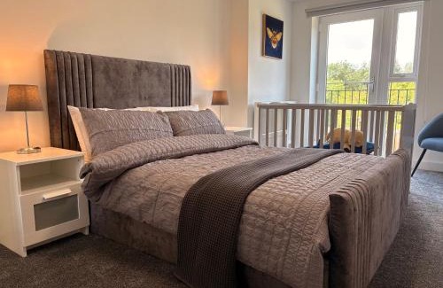Offerton House | Luxurious New Home Near Airport