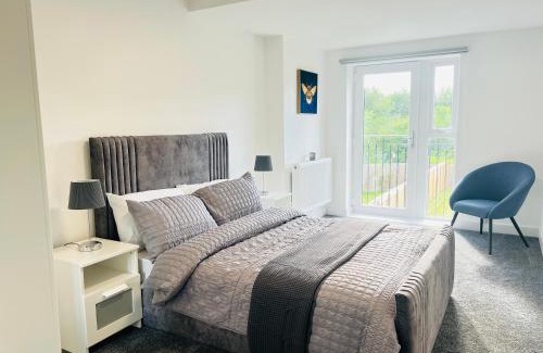 Offerton House | Luxurious New Home Near Airport