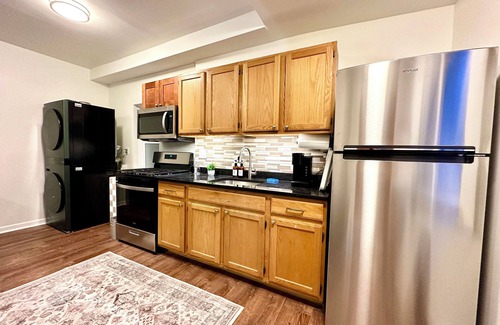 Belleville Apartment | Luxurious Newly-Renovated, Near Hospitals & Short trip to NYC. Pets Welcome!