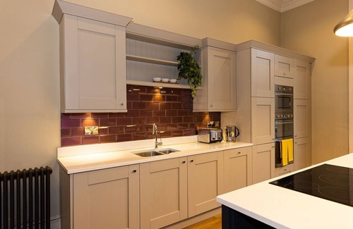 Bonnington House | Luxurious NewTown Georgian home