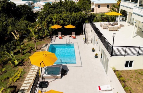 Rodney Bay House | Luxurious Oasis for groups