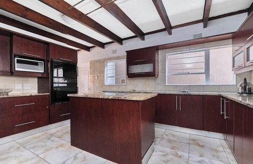 Woodmead House | Luxurious Oasis home in Sandton with inverter