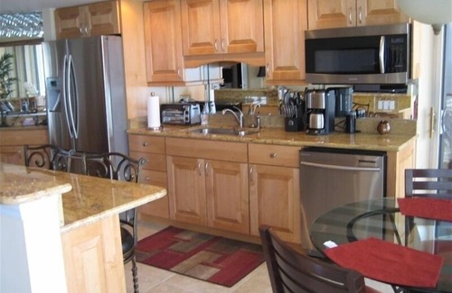 Myrtle Beach Condo | Luxurious Oceanfront Condo Ocean Views throughout in prestigious Maisons-sur-Mer