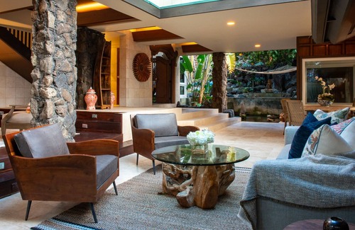 Kahala House | Luxurious Oceanfront Estate w/Pool & Hot tub, Panoramic Views, Kaiko'o Villa