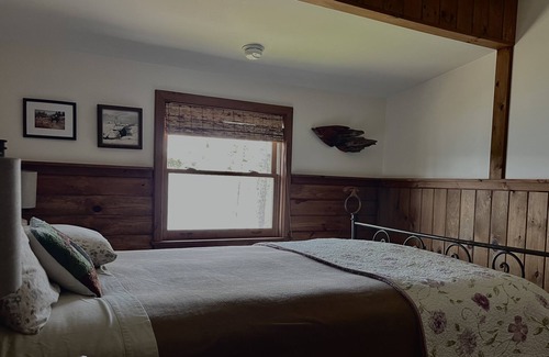 Moro Cabin | Luxurious Off the Grid Log Cabin