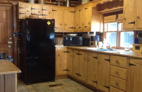 Moro Cabin | Luxurious Off the Grid Log Cabin