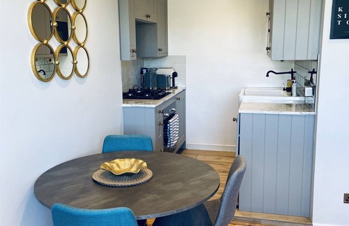 West Kensington Apartment | Luxurious One Bedroom Flat in Kensington Olympia