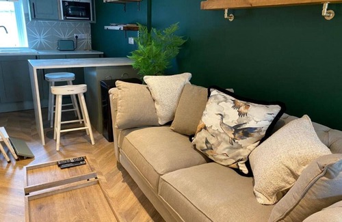 Eyemouth Apartment | Luxurious one-bedroom seaside apartment