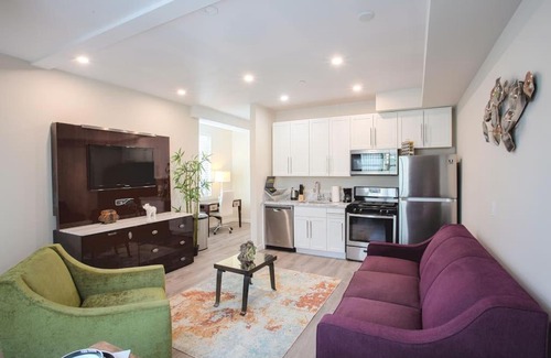 Bankers Hill Apartment | Luxurious One Bedroom Suite with Balboa Park View