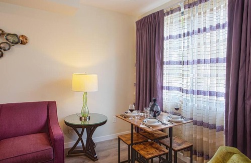 Bankers Hill Apartment | Luxurious One Bedroom Suite with Balboa Park View