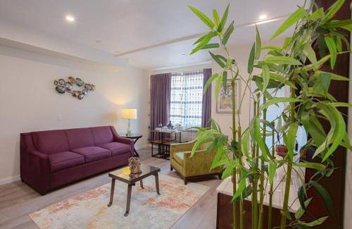 Bankers Hill Apartment | Luxurious One Bedroom Suite with Balboa Park View