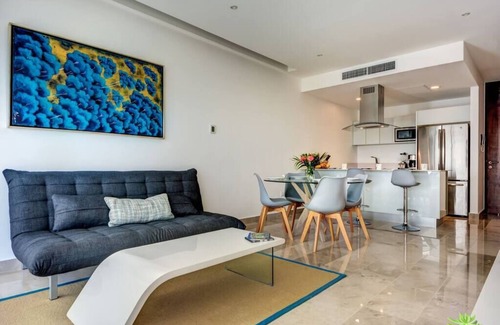 Gonzalo Guerrero Condo | *LUXURIOUS* One Bedroom Condo behind Mamitas Beach