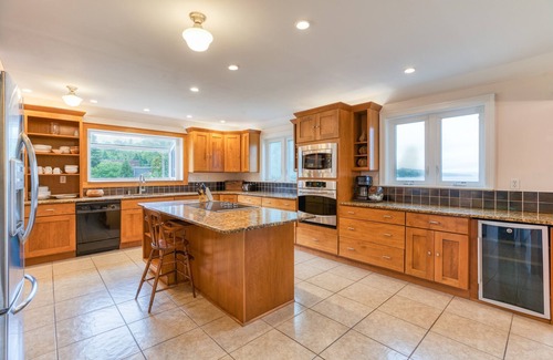 Town of Owasco House | Luxurious Owasco Lakefront Home with Level Lakeshore Beachfront 200 Feet +-