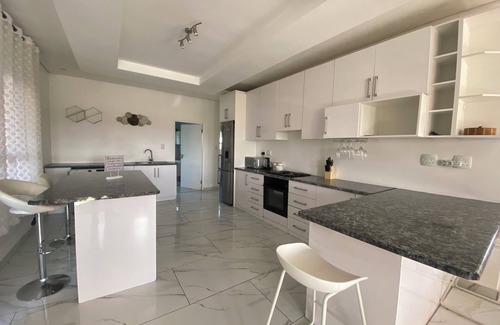 Eikenbosch Villa | Luxurious Penthouse Getaway in Bellville