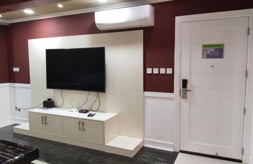 Malabanias Apartment | Luxurious Penthouse La Grande Résidence with Home Theater & Netflix