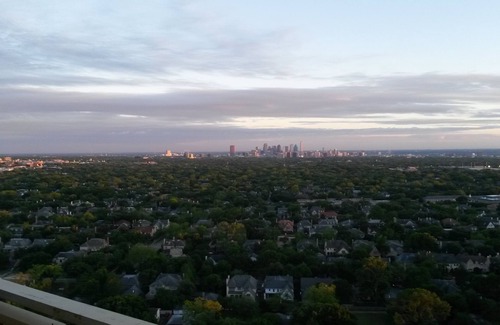 Preston Hollow Apartment | LUXURIOUS PENTHOUSE WITH TOTAL PRIVACY FROM THE PUBLIC AND PAPARAZZI