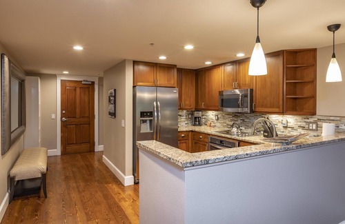 Telluride Condo | Luxurious Pet-Friendly 3-Bedroom Residence With Amenities