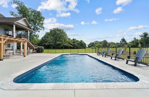 Foxfire House | Luxurious Pine Manor Golf Front Estate
