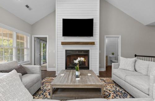 Foxfire House | Luxurious Pine Manor Golf Front Estate