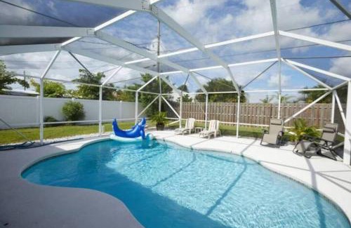 Port Saint Lucie House | Luxurious Pool Cottage Sleep 2