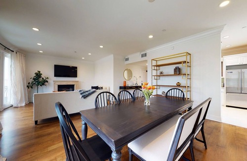 Pico - Robertson Condo | Luxurious & Private Beverly Hills Condo with Views