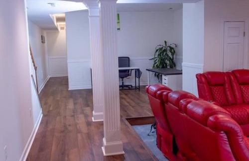 Scaggsville Apartment | Luxurious Private Basement Suite in Ashton