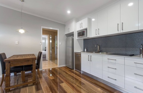 Coolum Beach Cottage | Luxurious, private cottage for couples with heated spa