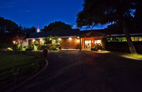 Scotch Eighty House | LUXURIOUS PRIVATE ESTATE PRIME LOCATION, L ,T, R
