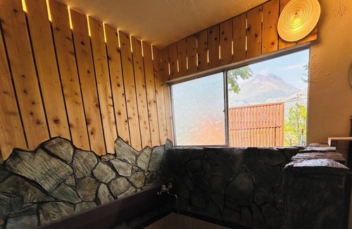 Yufuin Onsen House | Luxurious private hot spring inn/Yufu Ōita