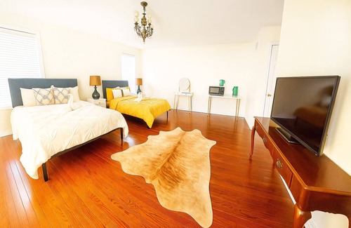 Markham House | Luxurious private Master bedroom