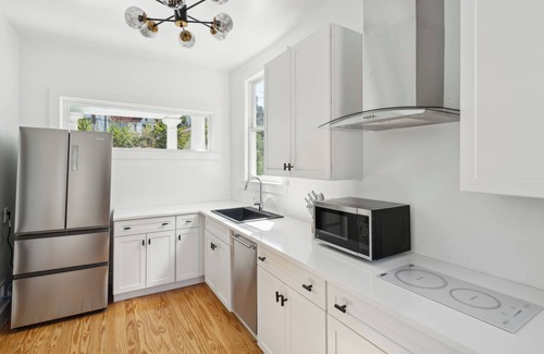 Cannonborough Elliotborough House | Luxurious Private Suites in Downtown Charleston